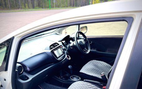 Honda Fit III, 2013 год, 900 000 рублей, 14 фотография