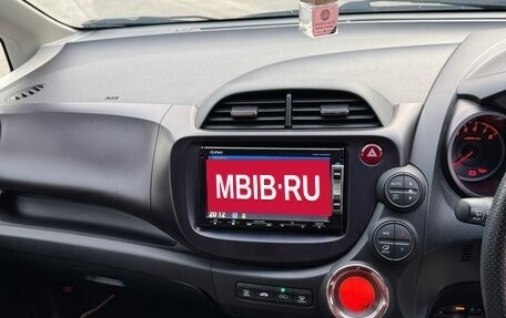 Honda Fit III, 2013 год, 900 000 рублей, 13 фотография