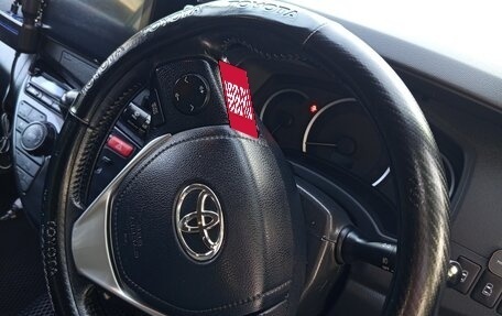 Toyota ISis I, 2014 год, 1 360 000 рублей, 9 фотография