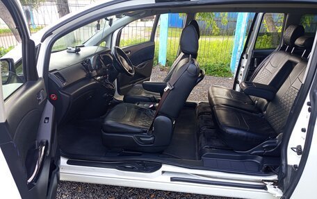 Toyota ISis I, 2014 год, 1 360 000 рублей, 7 фотография