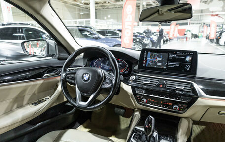 BMW 5 серия, 2021 год, 2 800 000 рублей, 19 фотография