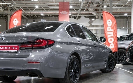 BMW 5 серия, 2021 год, 2 800 000 рублей, 9 фотография