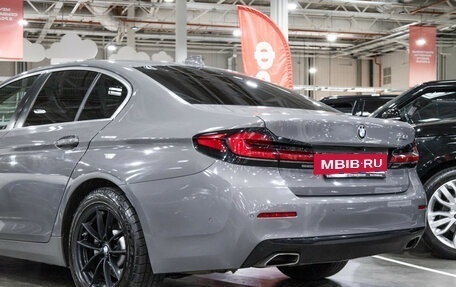 BMW 5 серия, 2021 год, 2 800 000 рублей, 13 фотография