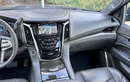 Cadillac Escalade IV, 2019 год, 3 590 000 рублей, 12 фотография