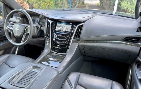 Cadillac Escalade IV, 2019 год, 3 590 000 рублей, 13 фотография