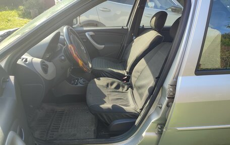 Renault Logan I, 2012 год, 630 000 рублей, 2 фотография