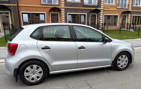 Volkswagen Polo VI (EU Market), 2010 год, 700 000 рублей, 3 фотография