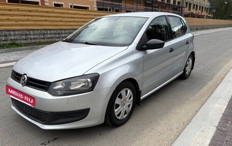 Volkswagen Polo VI (EU Market), 2010 год, 700 000 рублей, 2 фотография