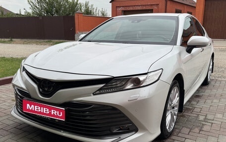 Toyota Camry, 2020 год, 2 700 000 рублей, 1 фотография