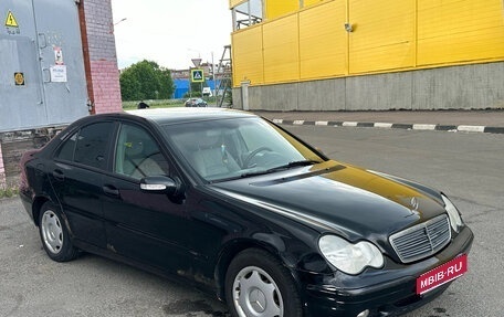 Mercedes-Benz C-Класс, 2003 год, 450 000 рублей, 1 фотография