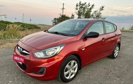 Hyundai Solaris II рестайлинг, 2012 год, 850 000 рублей, 2 фотография