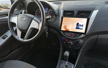 Hyundai Solaris II рестайлинг, 2012 год, 850 000 рублей, 10 фотография