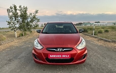 Hyundai Solaris II рестайлинг, 2012 год, 850 000 рублей, 3 фотография