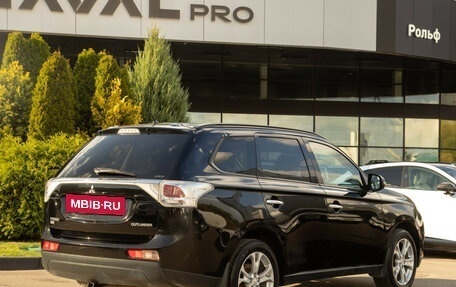 Mitsubishi Outlander III рестайлинг 3, 2013 год, 1 268 000 рублей, 4 фотография