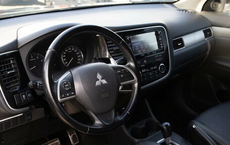 Mitsubishi Outlander III рестайлинг 3, 2013 год, 1 268 000 рублей, 10 фотография