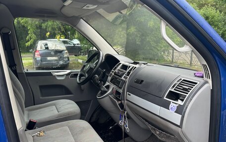 Volkswagen Transporter T5 рестайлинг, 2004 год, 720 000 рублей, 8 фотография