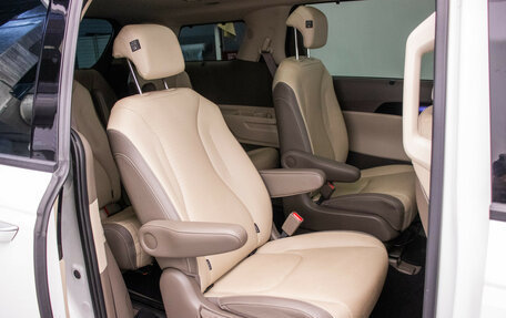 KIA Carnival, 2022 год, 3 920 000 рублей, 11 фотография