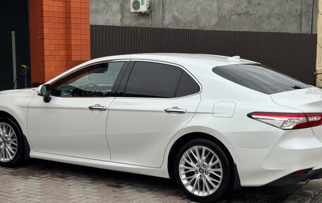 Toyota Camry, 2020 год, 2 700 000 рублей, 4 фотография