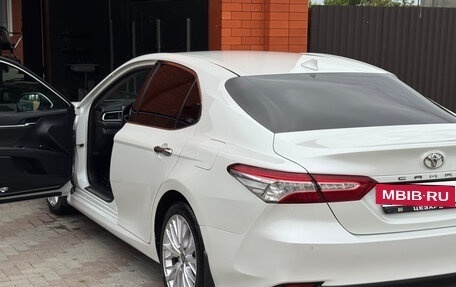 Toyota Camry, 2020 год, 2 700 000 рублей, 3 фотография