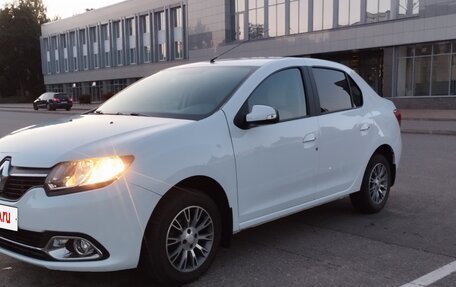 Renault Logan II, 2018 год, 950 000 рублей, 4 фотография
