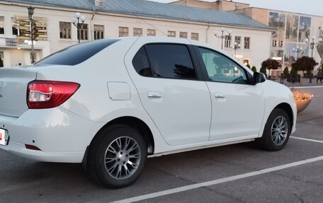 Renault Logan II, 2018 год, 950 000 рублей, 2 фотография