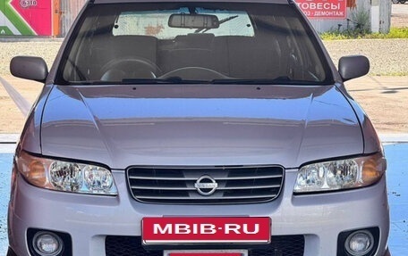 Nissan Avenir II, 2004 год, 245 000 рублей, 3 фотография