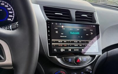 Hyundai Solaris II рестайлинг, 2013 год, 700 000 рублей, 1 фотография