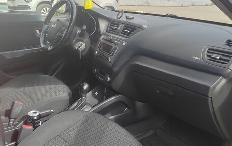 KIA Rio III рестайлинг, 2017 год, 989 000 рублей, 10 фотография