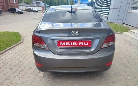 Hyundai Solaris II рестайлинг, 2013 год, 870 000 рублей, 4 фотография