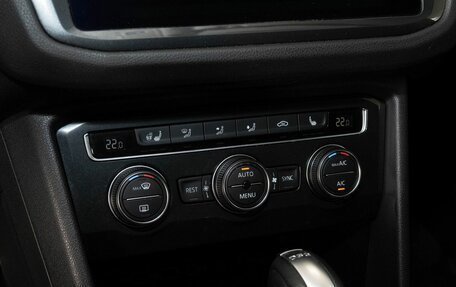 Volkswagen Tiguan II, 2018 год, 2 188 000 рублей, 8 фотография