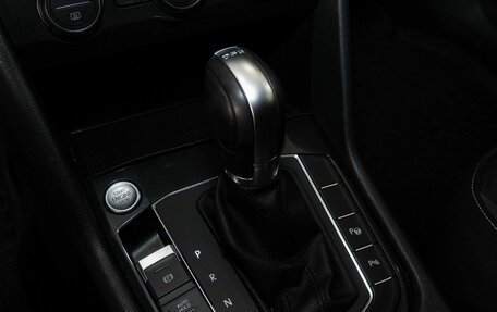 Volkswagen Tiguan II, 2018 год, 2 188 000 рублей, 9 фотография