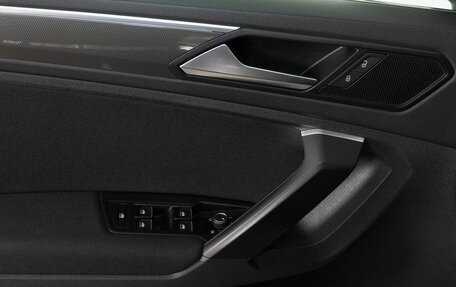 Volkswagen Tiguan II, 2018 год, 2 188 000 рублей, 18 фотография
