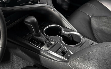Toyota Camry, 2022 год, 3 390 000 рублей, 12 фотография