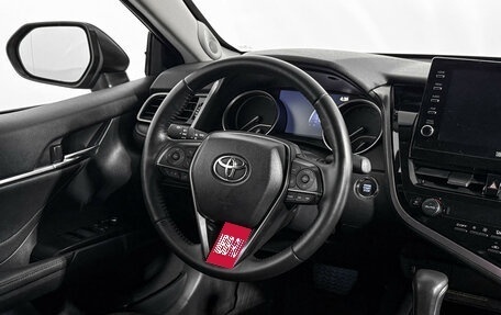 Toyota Camry, 2022 год, 3 390 000 рублей, 15 фотография