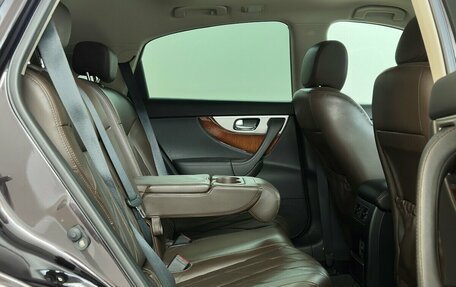 Infiniti QX70, 2014 год, 2 850 000 рублей, 17 фотография