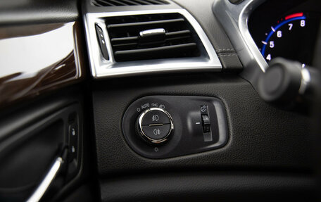 Cadillac SRX II рестайлинг, 2013 год, 1 799 000 рублей, 24 фотография