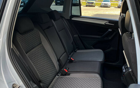 Volkswagen Tiguan II, 2019 год, 2 370 000 рублей, 10 фотография