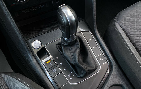 Volkswagen Tiguan II, 2019 год, 2 370 000 рублей, 18 фотография