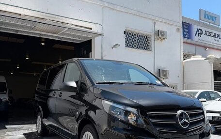 Mercedes-Benz Vito, 2023 год, 3 700 000 рублей, 3 фотография