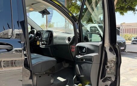 Mercedes-Benz Vito, 2023 год, 3 700 000 рублей, 11 фотография