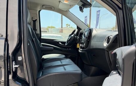 Mercedes-Benz Vito, 2023 год, 3 700 000 рублей, 12 фотография