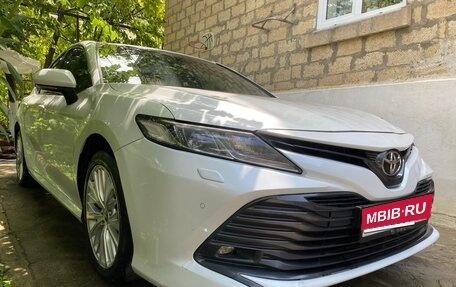 Toyota Camry, 2019 год, 2 150 000 рублей, 1 фотография