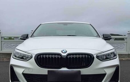 BMW 1 серия, 2023 год, 1 900 000 рублей, 2 фотография