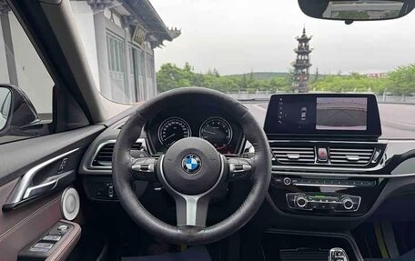 BMW 1 серия, 2023 год, 1 900 000 рублей, 12 фотография