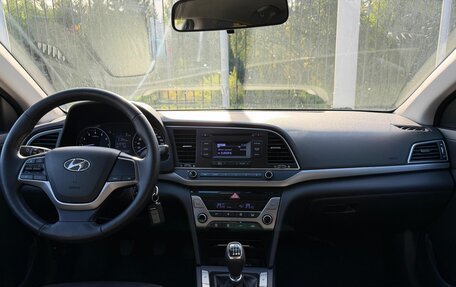 Hyundai Elantra VI рестайлинг, 2016 год, 1 399 000 рублей, 10 фотография