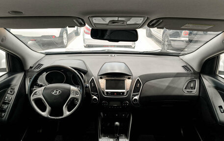 Hyundai ix35 I рестайлинг, 2012 год, 950 000 рублей, 16 фотография
