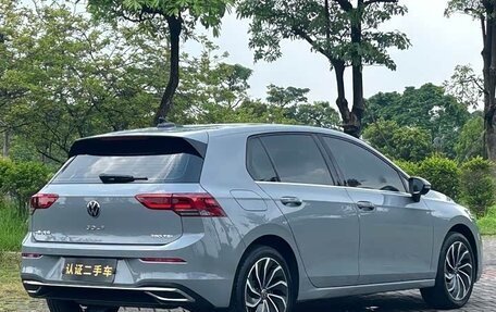 Volkswagen Golf VIII, 2022 год, 1 950 000 рублей, 4 фотография