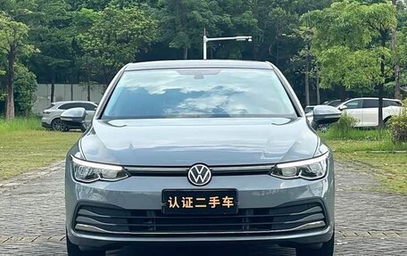 Volkswagen Golf VIII, 2022 год, 1 950 000 рублей, 2 фотография