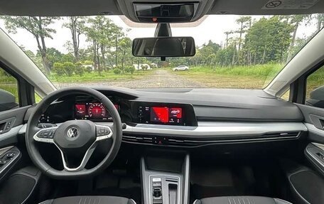 Volkswagen Golf VIII, 2022 год, 1 950 000 рублей, 12 фотография
