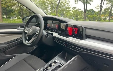 Volkswagen Golf VIII, 2022 год, 1 950 000 рублей, 10 фотография
